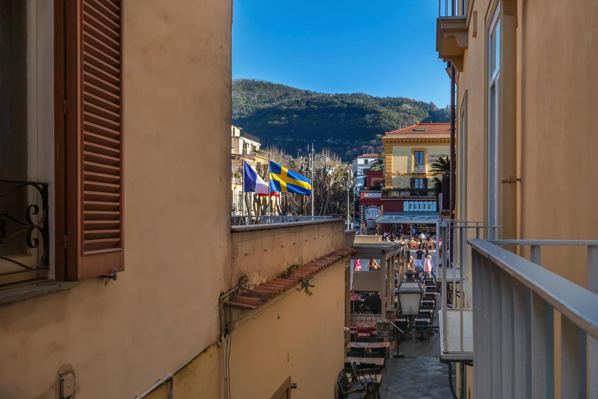 Lovelia: Sorrento Square Lovely Suite Exteriör bild