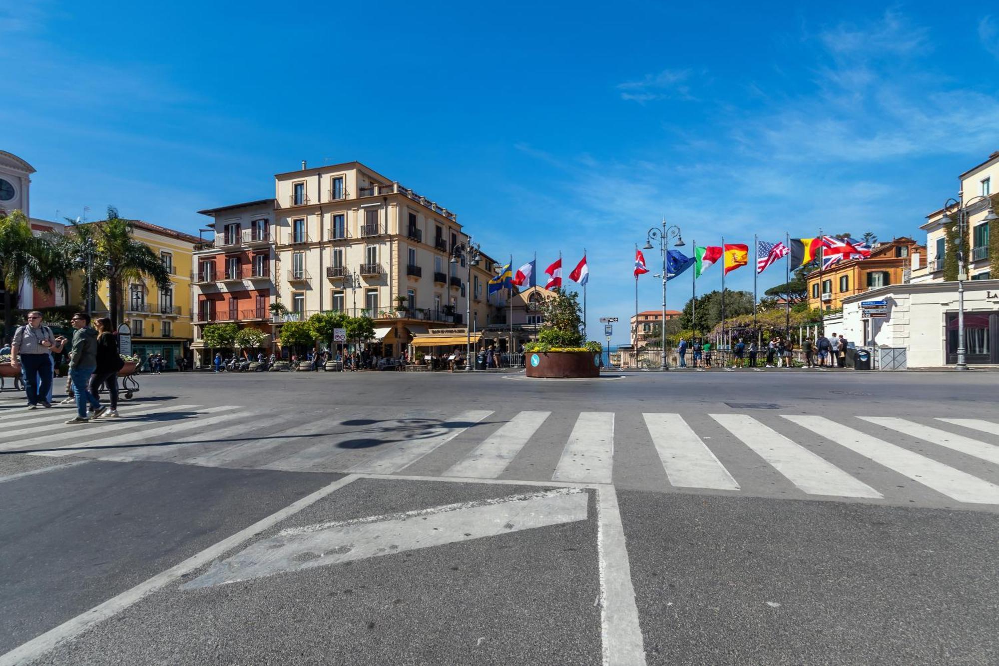 Lovelia: Sorrento Square Lovely Suite Exteriör bild